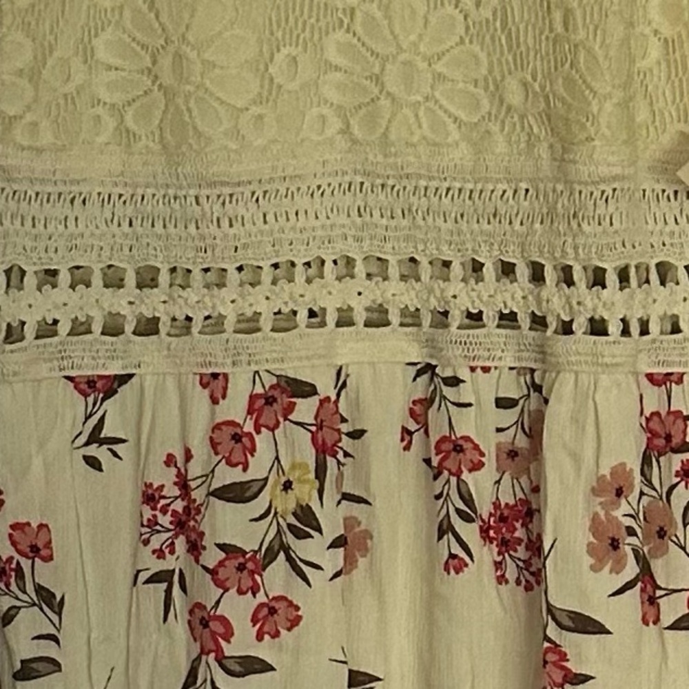 NO BRAND SHOWN size MEDIUM Floral Lace Maxi Dress - Cream and Pink - Picture 4 of 8